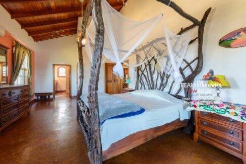 Stunning-Beachfront-House-Sitte-Point6-1170x785