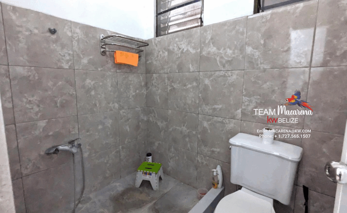 Two-Story-Concrete-Building-Orange-Wal17-1170x785