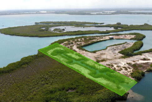 outline-of-property-in-placencia-with-boatslips-800x0-c-center