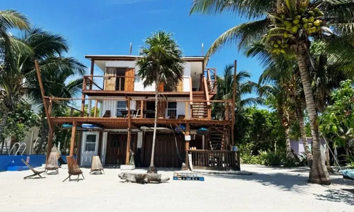 rustic_beachfront_retreat001_caye_caulker_belize