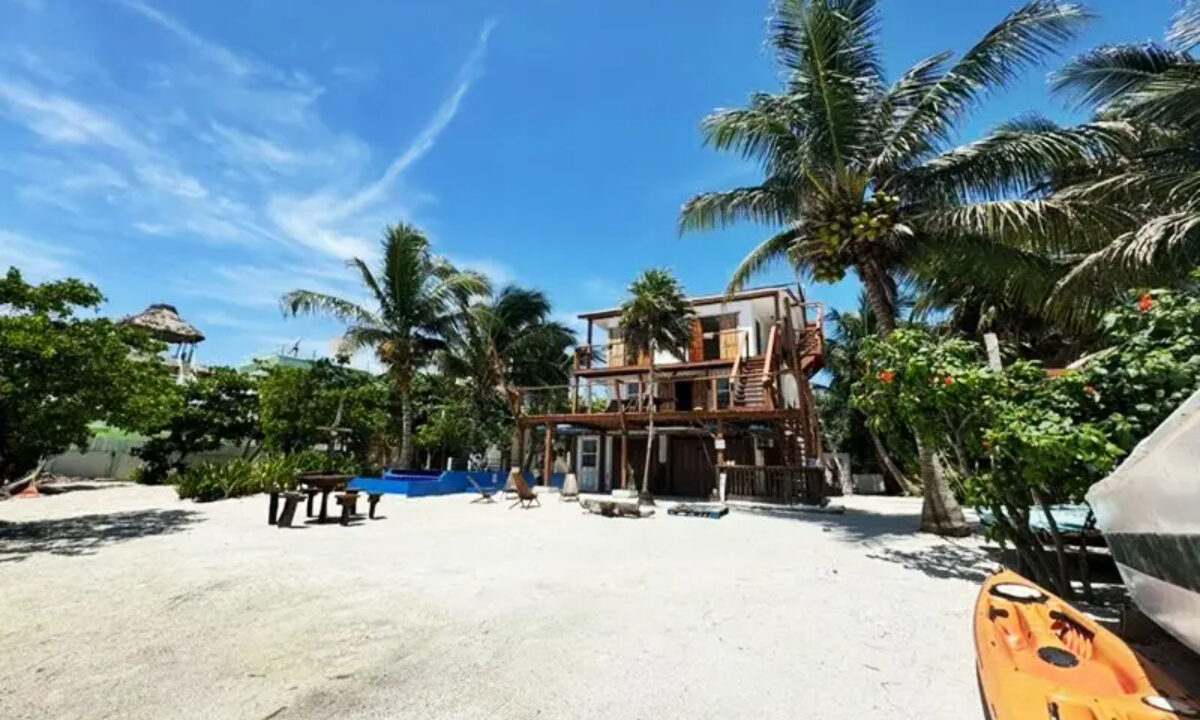 rustic_beachfront_retreat002_caye_caulker_belize