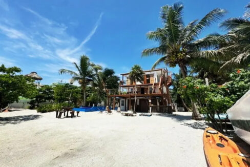 rustic_beachfront_retreat002_caye_caulker_belize