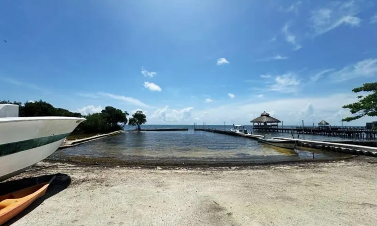 rustic_beachfront_retreat005_caye_caulker_belize