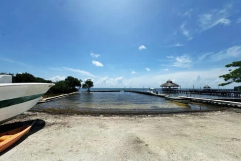 rustic_beachfront_retreat005_caye_caulker_belize