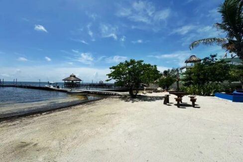 rustic_beachfront_retreat006_caye_caulker_belize