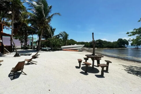 rustic_beachfront_retreat013_caye_caulker_belize