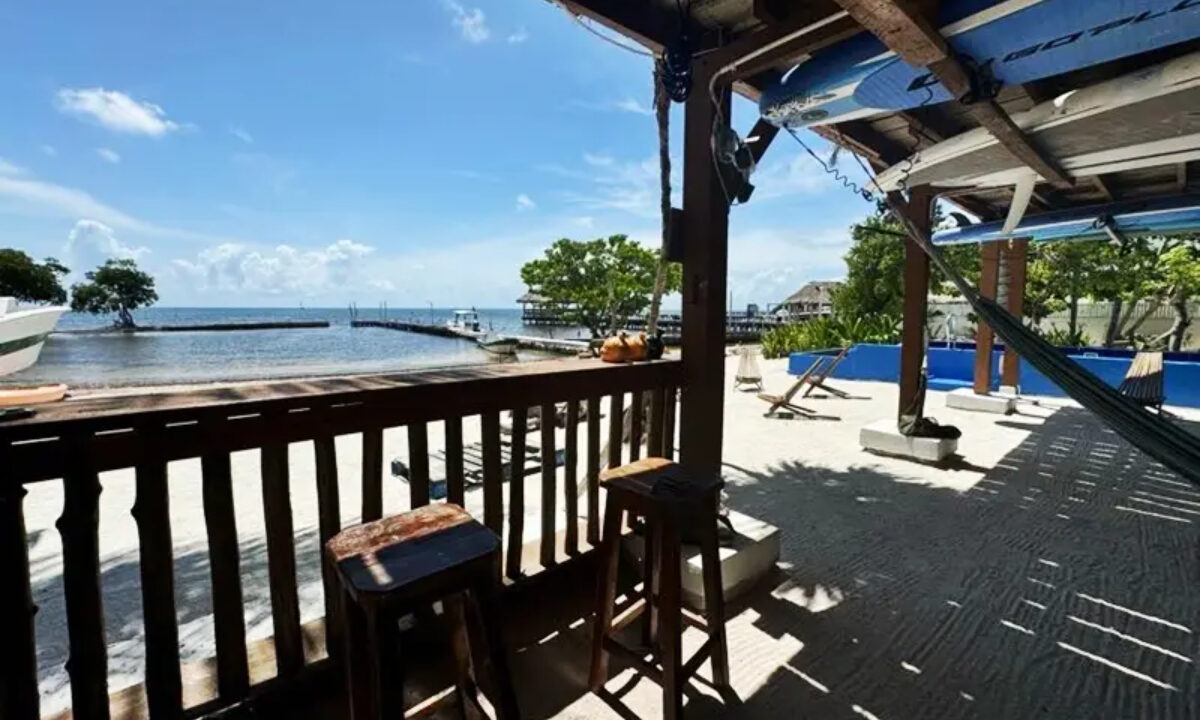 rustic_beachfront_retreat015_caye_caulker_belize