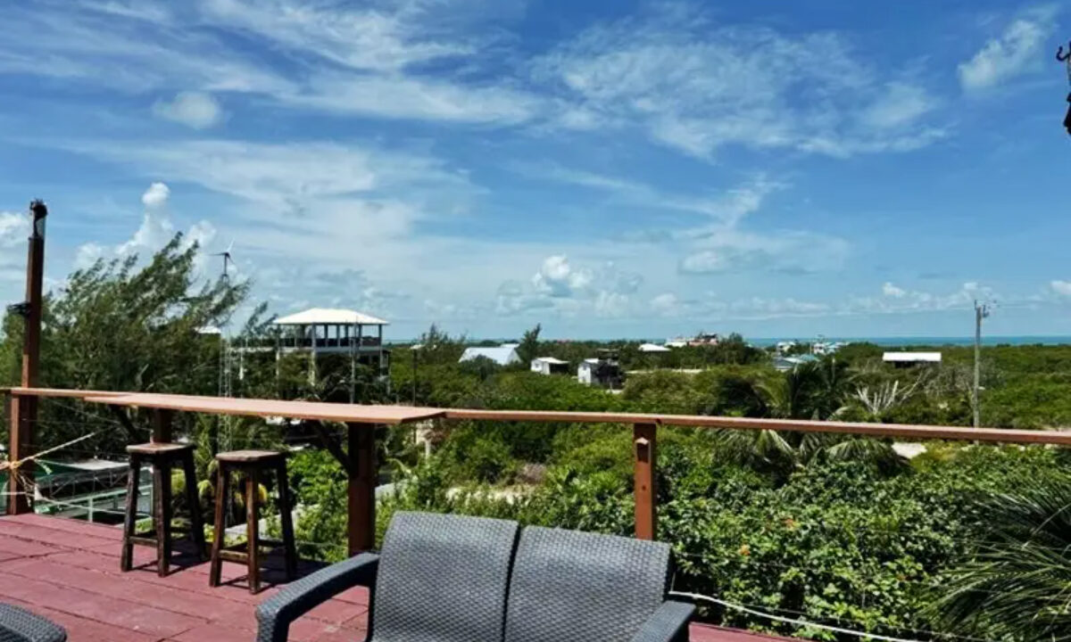 rustic_beachfront_retreat023_caye_caulker_belize