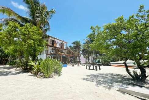 rustic_beachfront_retreat030_caye_caulker_belize