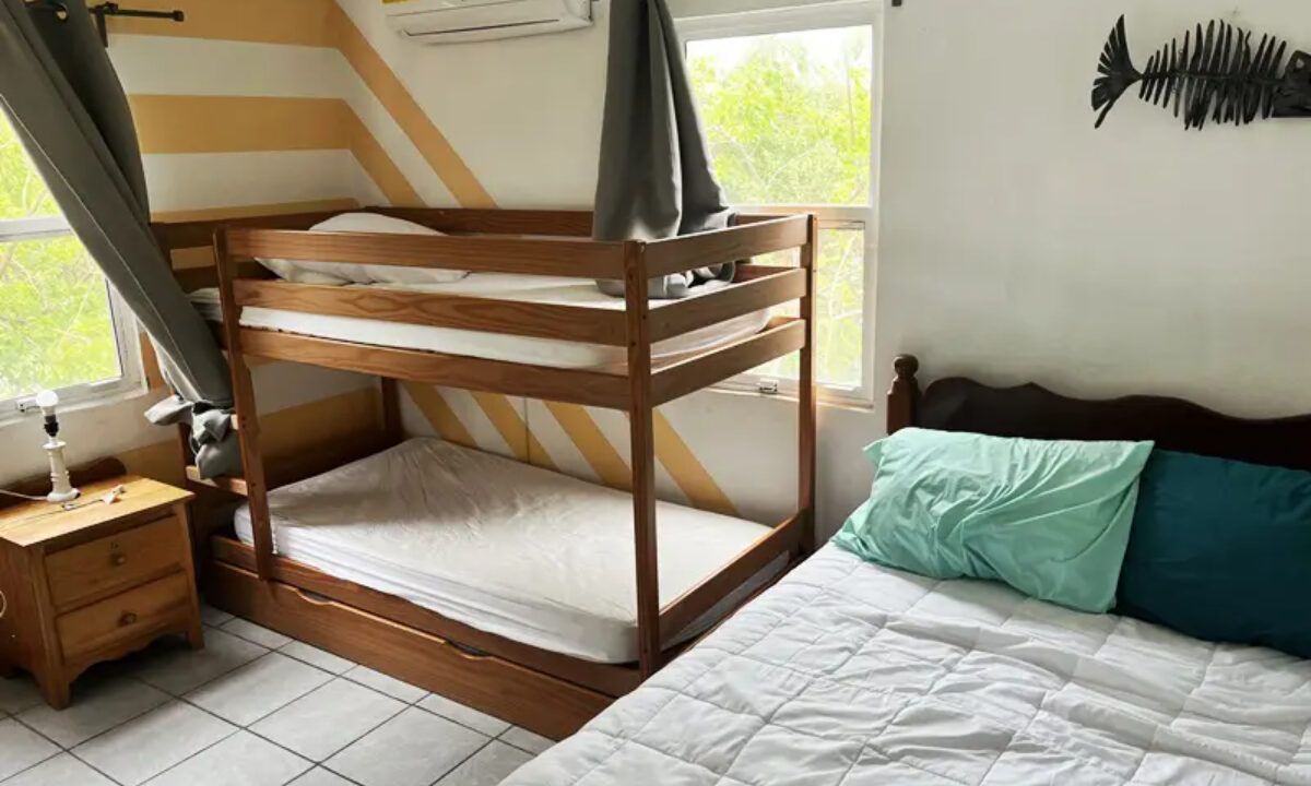 rustic_beachfront_retreat035_caye_caulker_belize