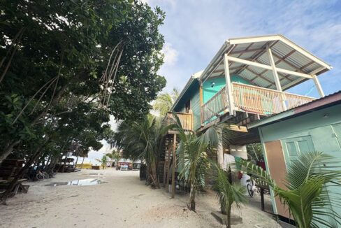 waterfront_in_the_village_003_caye_caulker_belize