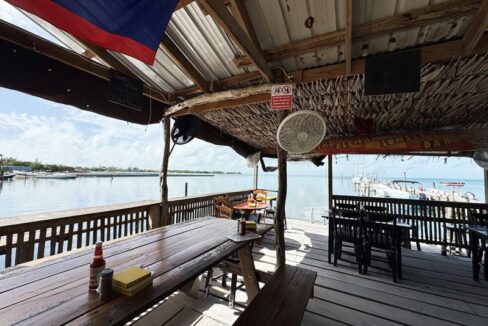 waterfront_in_the_village_104_caye_caulker_belize