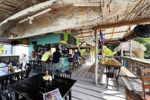 waterfront_in_the_village_108_caye_caulker_belize