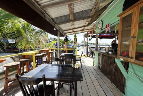 waterfront_in_the_village_120_caye_caulker_belize