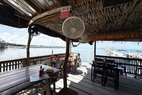 waterfront_in_the_village_127_caye_caulker_belize