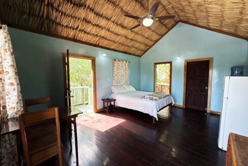 waterfront_in_the_village_131_caye_caulker_belize