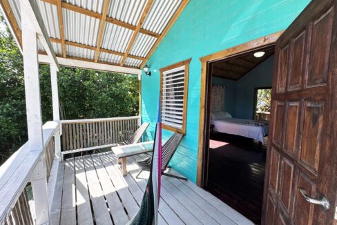 waterfront_in_the_village_133_caye_caulker_belize