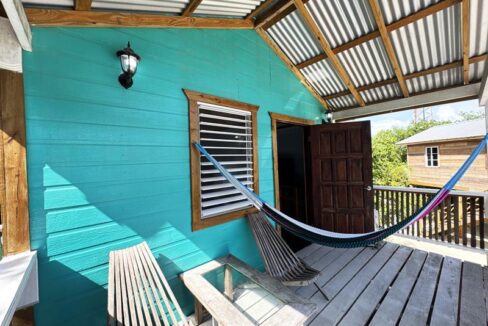 waterfront_in_the_village_135_caye_caulker_belize