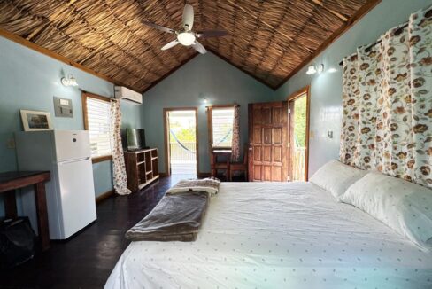 waterfront_in_the_village_138_caye_caulker_belize