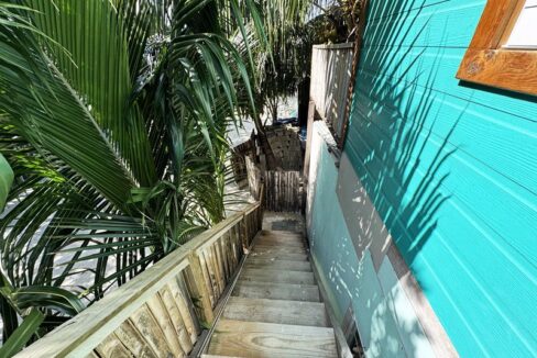 waterfront_in_the_village_149_caye_caulker_belize