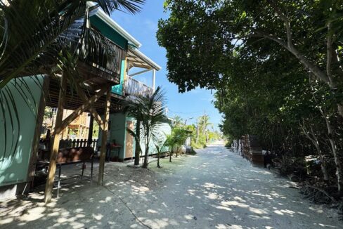 waterfront_in_the_village_150_caye_caulker_belize