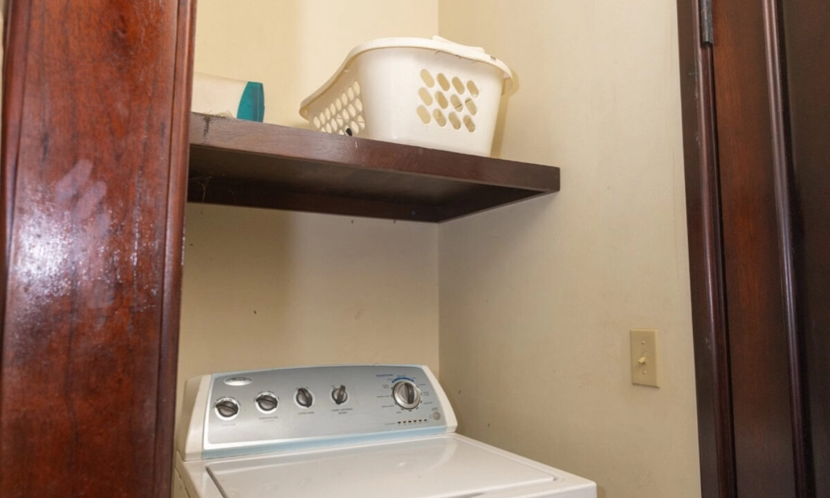 15.-keener-laundry-with-chute-1000x785