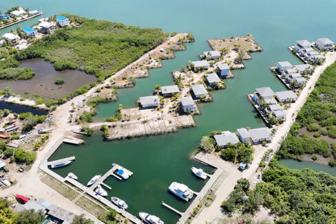 1exclusive-waterfront-condo-placencia