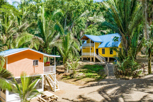 3020Acre20Eco20Retreat20with20Cave20Hummingbird20Highway2001