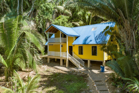 3020Acre20Eco20Retreat20with20Cave20Hummingbird20Highway2008