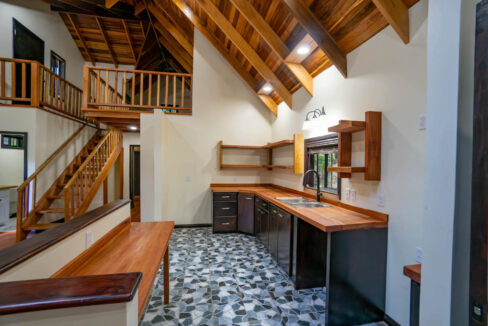 3020Acre20Eco20Retreat20with20Cave20Hummingbird20Highway2013