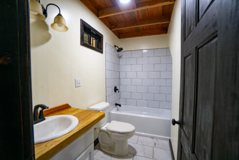 3020Acre20Eco20Retreat20with20Cave20Hummingbird20Highway2019
