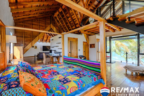 3234_upperguestroom