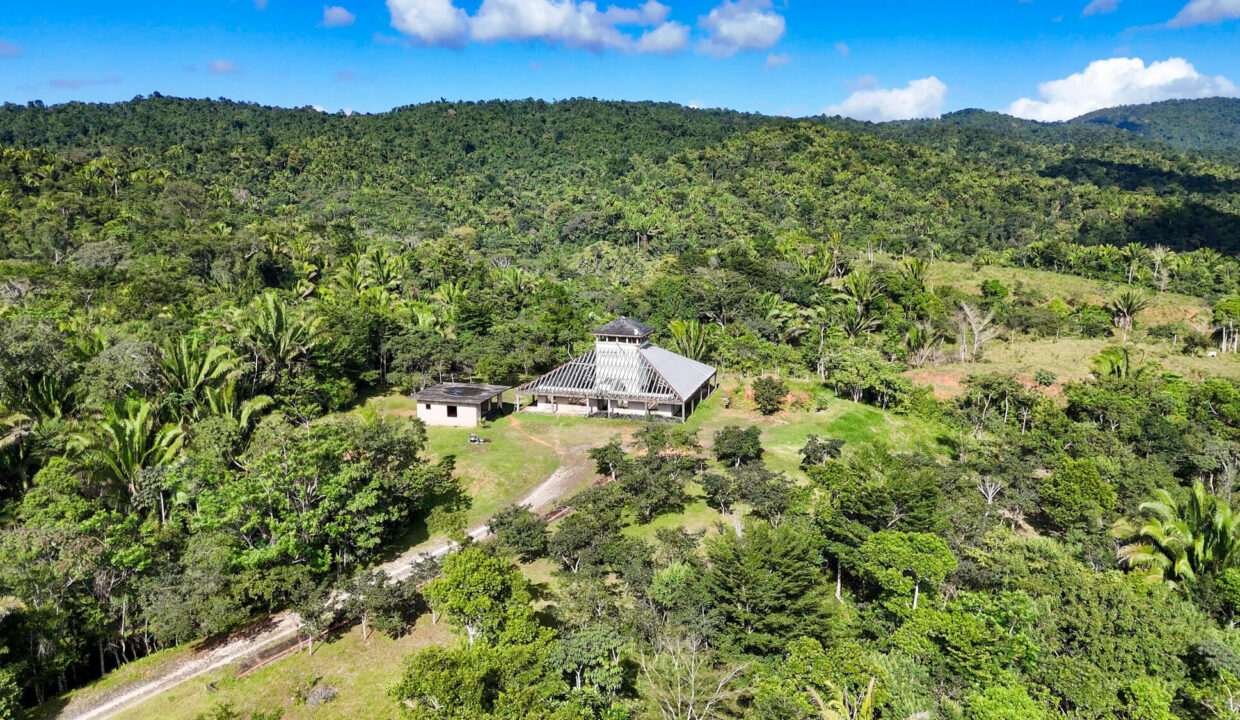 5020Acres20Rainforest20Estate20Waterfall20Creek20Hummingbird20Hills2002