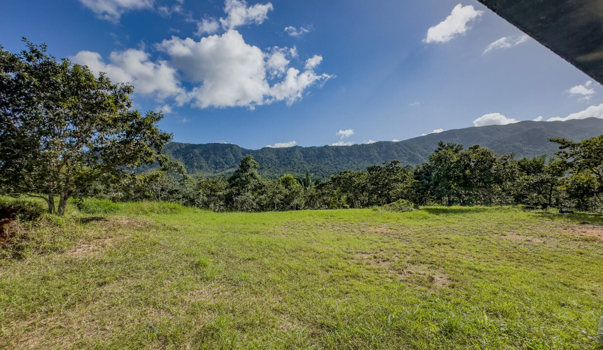 5020Acres20Rainforest20Estate20Waterfall20Creek20Hummingbird20Hills2013
