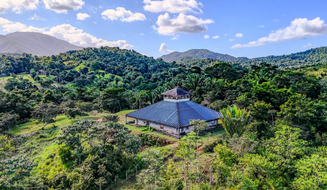 5020Acres20Rainforest20Estate20Waterfall20Creek20Hummingbird20Hills2018