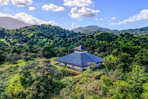 5020Acres20Rainforest20Estate20Waterfall20Creek20Hummingbird20Hills2018
