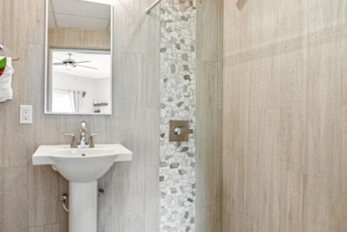 BananasResort_Room_2_DuarteDellarole-2