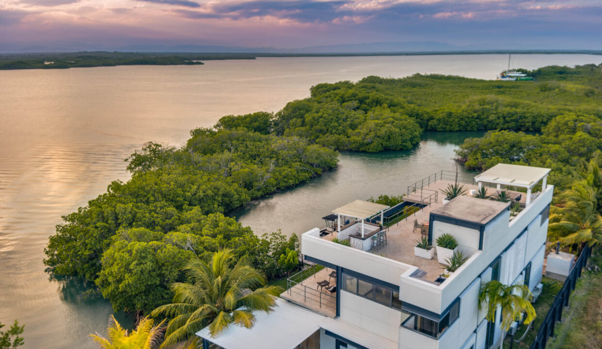 Casa20Balam20Four20Bedroom20Waterfront20Villa20Placencia20Belize-07