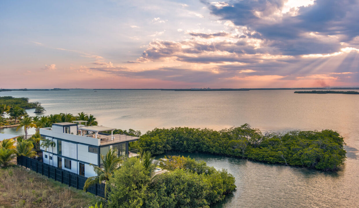Casa20Balam20Four20Bedroom20Waterfront20Villa20Placencia20Belize-08