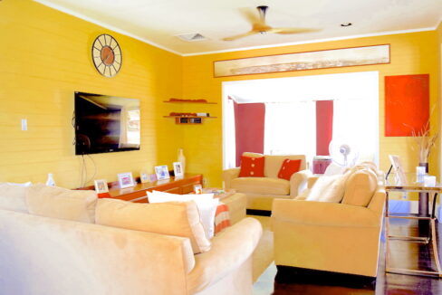 Colonial20Rental20Home20Newtown20Barracks15
