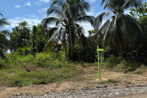 Dangriga-beachfront-lot-1170x600-c-center