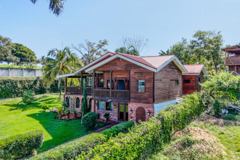 Four20Bedroom20Hillview20Home20Santa20Elena20Cayo2002