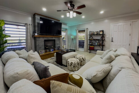Four20Bedroom20Hillview20Home20Santa20Elena20Cayo2015