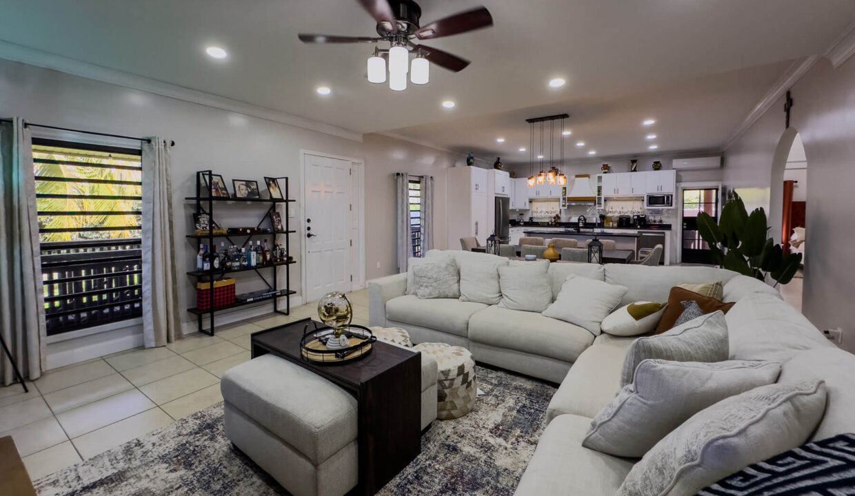 Four20Bedroom20Hillview20Home20Santa20Elena20Cayo2016