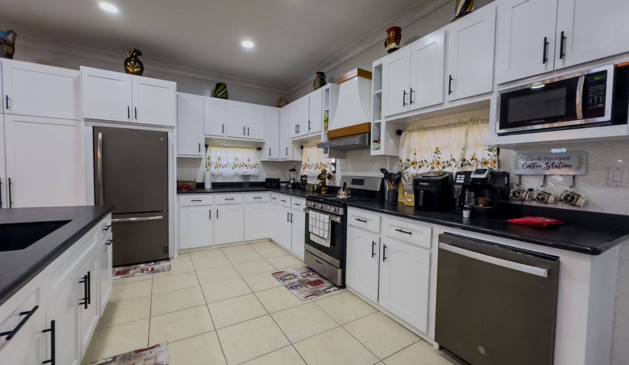 Four20Bedroom20Hillview20Home20Santa20Elena20Cayo2018