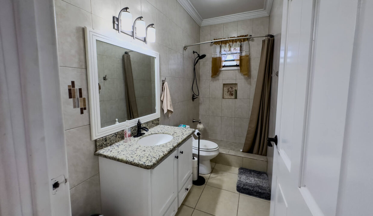 Four20Bedroom20Hillview20Home20Santa20Elena20Cayo2031