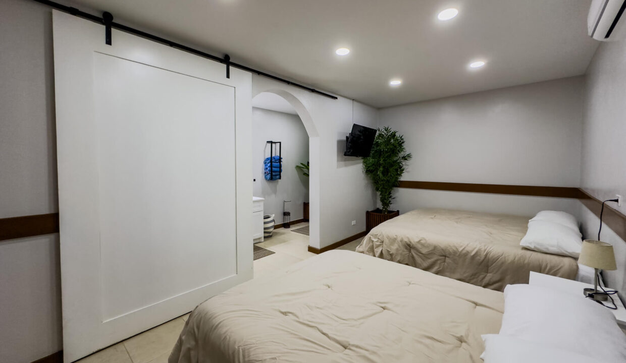 Four20Bedroom20Hillview20Home20Santa20Elena20Cayo2044