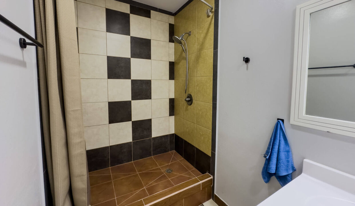 Four20Bedroom20Hillview20Home20Santa20Elena20Cayo2046