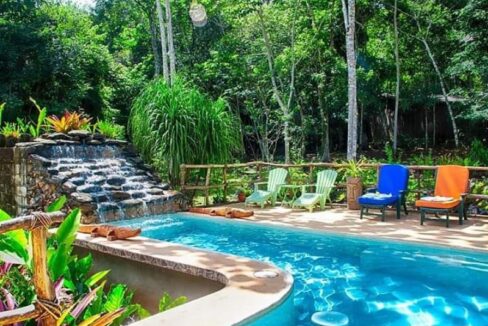 PB0004-Mariposa-Jungle-Lodge-Pool-waterfall-800x0-c-center