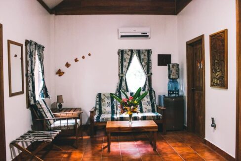 PB0004-Mariposa-Jungle-Lodge-Room-9-1-800x0-c-center